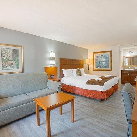 Liberty Garden Inn By Oyo Kissimmee Near Disney World Celebration Exterior photo
